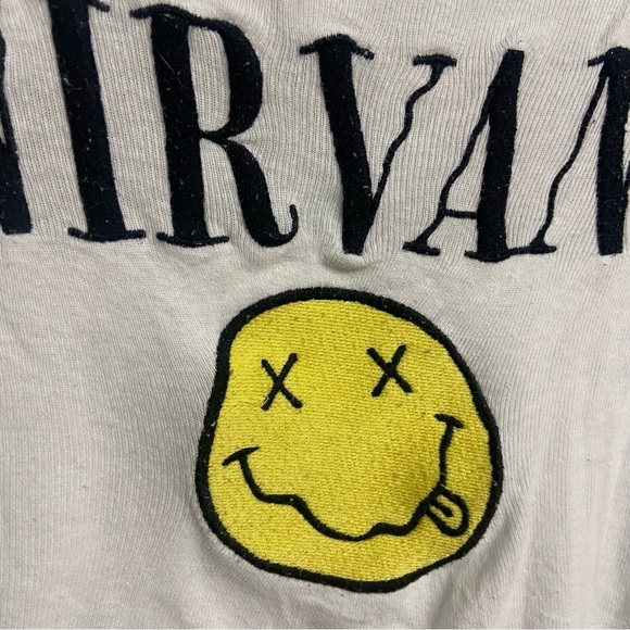 Nirvana White Embroidered Graphic Women's Crop Top Size L Grunge Rock Boxy 90s - Picture 6 of 6